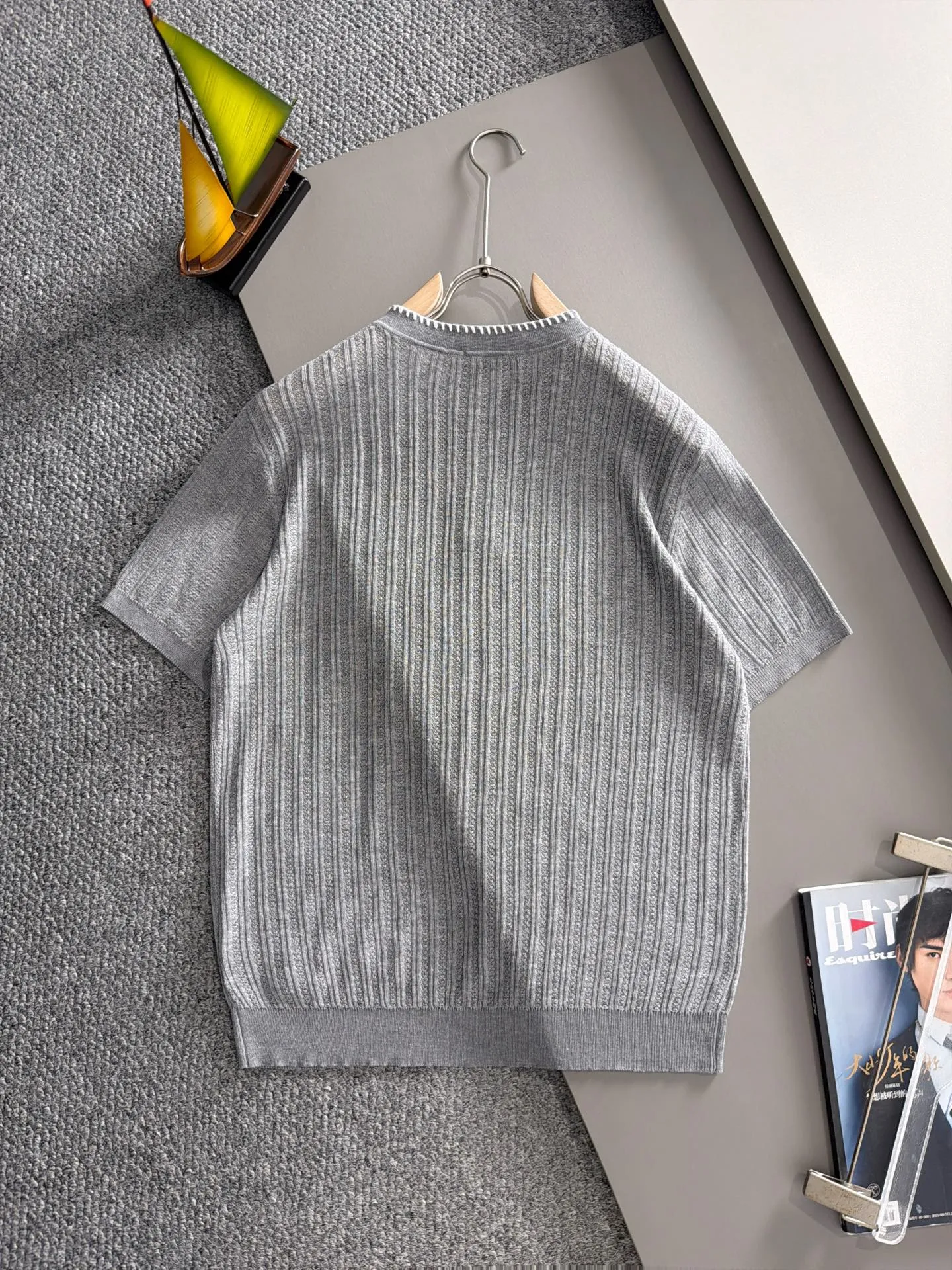 LP high quality Loro Piana 26ss New Arrival men's short-sleeved T-shirt. Made of combed cotton yarn knitted cotton fabric, no pressure when entering and exiting the counter. Exclusive control of raw materials. It feels substantial when weighed, and the upper body is more textured than ordinary T-shirts. This texture can handle the weather easily and is suitable for both hot and cold! Loose fit design, looks noble. The only correct version is available Size: M to 4XL